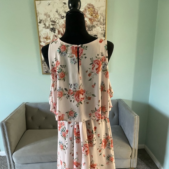 Floral Cold Shoulder MIDI Dress - Picture 4 of 15